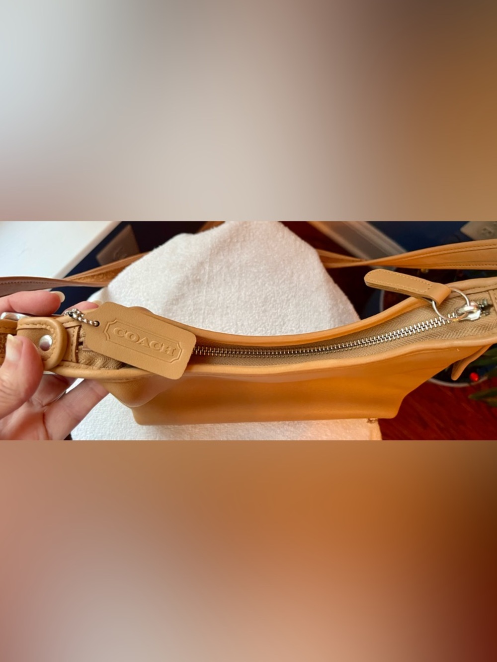Vintage Coach Camel Legacy Zip
Hobo No. 9136 w/nickel
New without tags - Picture 5 of 16